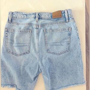 American Eagle women’s shorts brand new without tags. Washed one time.